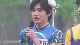 王俊凯 王源 朱正廷 黄明昊 时代少年团  男爱豆女装风格盘点，是心动的感觉啦！