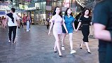 三里屯街拍，三十岁以上男人最爱的身材，妹子选的裙子真恰到好处