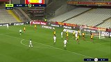 上半场补时第1分钟里昂球员孟菲斯射门 - 被扑