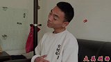 搞笑剧：奇葩小伙十月怀胎，跟邻居炫耀自己的肚子，真有才