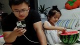 从女儿的举动来看，我仿佛看到了老公八十岁后的样子