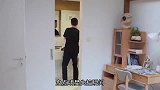 明星失控现场有多吓人吴京弄疼戚薇，小沈阳上台打招呼没人鼓掌