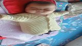 宝宝睡觉还这么高兴，太可爱了，好萌啊
