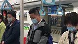上海地铁：地铁靠站齐声鸣笛 乘客默哀致敬牺牲同胞