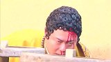 广亮非要试坐四轮车，结果摔得头破血流，女妖一旁偷笑！