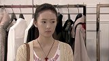 姐妹买衣服全程无声沟通，店员误以为她们是聋哑人，结局太逗！