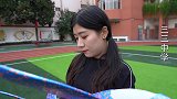 小伙家境贫寒被同伴孤立，父亲帮其手工筑梦却闹出大乌龙