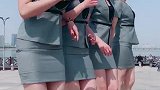 四个千金美女跳广场舞，这大长腿好性感啊