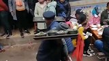 这么冷的天，黄花菜都被转凉了。