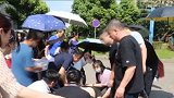 男子医学院晕倒师生教科书式急救，联手20分钟挽救生命