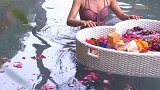 如果生活太压抑,就和闺蜜或者喜欢的人去泡一次温泉,全身心放松下来,你会发现人间值得。 山湖之境暖汤之约