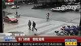 湖南益阳：车门被撬惊险追贼