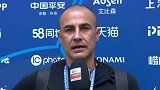 卡纳瓦罗面带微笑接受采访：黄博文可以比赛还需找状态