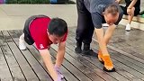 公园里的大爷不简单，个个藏龙卧虎，没猜错的话这叫“复猿”吧！