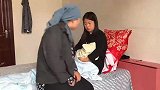 怀孕小姑子来家住，婆婆心疼女儿让坐月儿媳睡沙发，儿子回家大怒