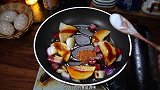 萝卜怎么吃，简单又好吃的萝卜炒腊肠，超级开胃
