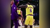 屁股扭起来！师弟动情演绎今天湖人球迷正确庆祝姿势