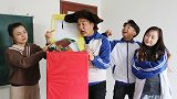 学霸考试，监考老师却说他中奖了，白得100分还送100包辣条