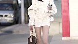我才小姐姐芳龄18岁，美丽动人