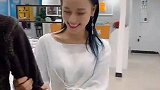 小哥哥的做法太让人暖心了