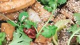 一时冲动买份麻辣香锅，芝麻已撒，一口都没敢吃半价转售！
