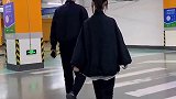 我这送货的永远走不出他们爷俩的步伐 只有羡慕 嫉妒的份 却百看不厌！-琪宝 峰哥夫妇