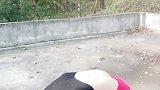 户外下腰精彩有看点，这才艺我给满分