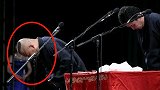 误导粉丝？德云社纪念侯耀文的演出即将举行，却发出退票通知