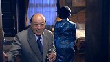 旗袍美女扭一扭屁股，鬼子专家看得两眼发直！下秒还带进了屋！