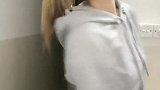 厉害我的妹！一字马表演真是精彩