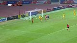 韩国1-0领先！李裕贤贴地斩中柱 金大元射空门破僵