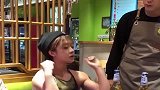 兄弟，这是亲妈吗？这操作把我都快笑坏了！
