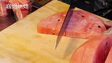 水果这样切看着太过瘾了！一刀下去干净利落，简直是强迫症的福利