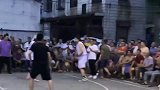 街球-17年-街球大神骨头收集者 中国行在乡村参加3V3篮球赛-专题