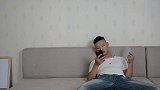 媳妇喝酒被老公骂，全程都是顺口溜，没带一个脏字，真是人才啊！