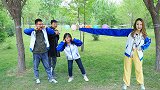如何在5米之外扎破气球？学生变出巨长胳膊，轻松完成挑战