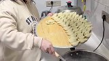 这样下饺子就不沾盘子了！