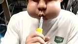 玻璃厂吹花瓶的湖北师傅，练就了一嘴的真功夫