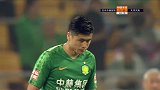 第47分钟北京中赫国安球员张玉宁(U23)射门