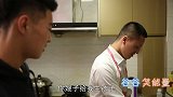 听到隔壁王哥的一番话，渣男回去就把老婆紧紧地搂在怀里