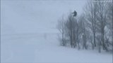 美国滑雪男子遭遇雪崩被掩埋 最终得救