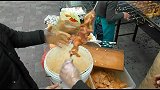 乌克兰美食节，随便逛逛，看看这边的烤肉串有多大