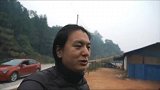 在去往瑞丽的路上，我们在中缅边境的雨林中探访了一个部落