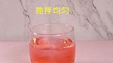 纸巾放进水里竟然不湿，你们知道是什么原理吗