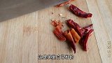 做一道美味的香椿炒辣椒，不要直接下锅炒，多加一步健康又下饭