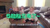 5胞胎排排坐吃饼干，忽然意识到旁边还有一个狗伙伴，结局好玩了