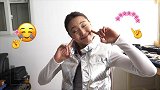 曾春蕾年度表情“戴花+笑脸”：世界杯夺冠是2019年最大收获