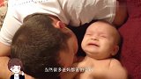 妈妈听见厨房传来哭声，赶紧推开门看到这一幕，爸妈都傻眼了
