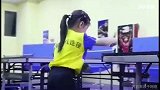 小姑娘如此练习乒乓球！高手就是这样锻炼成的