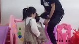 要二胎儿子特别赞同，只要儿子在家，哄娃的事我就不用操心了